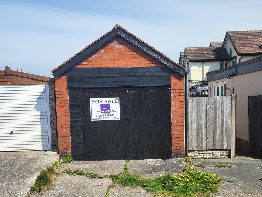Property for sale in Weeton Avenue, Cleveleys, Lancashire FY5, £15,000