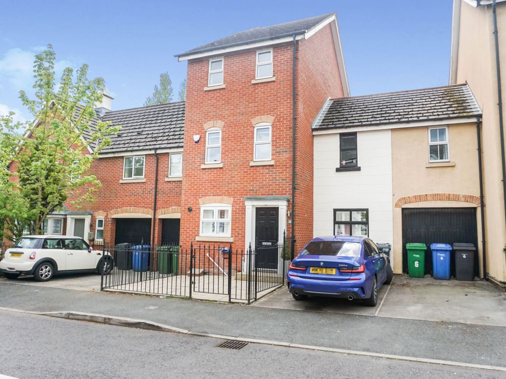 5 bed town house for sale in Millbrook Close, Warrington WA3, £289,995