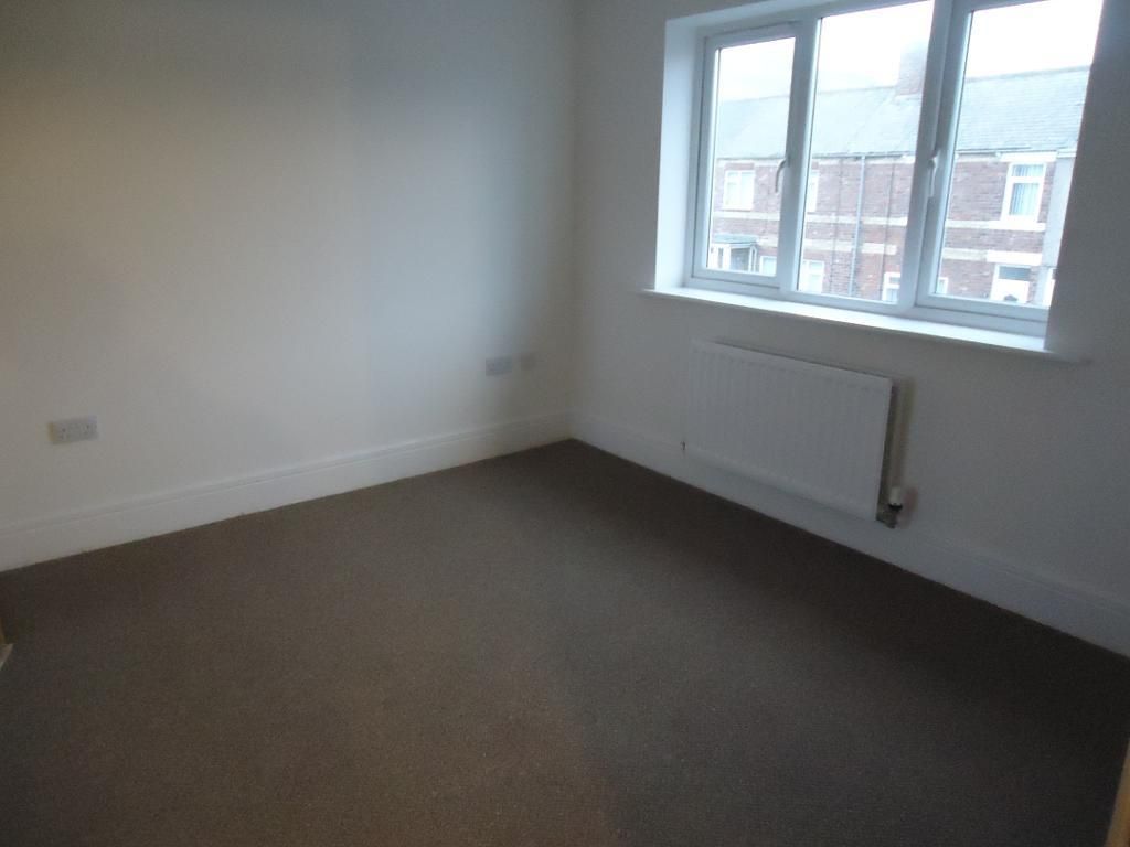 2 bed flat for sale in Redworth Mews, Ashington NE63, £75,000