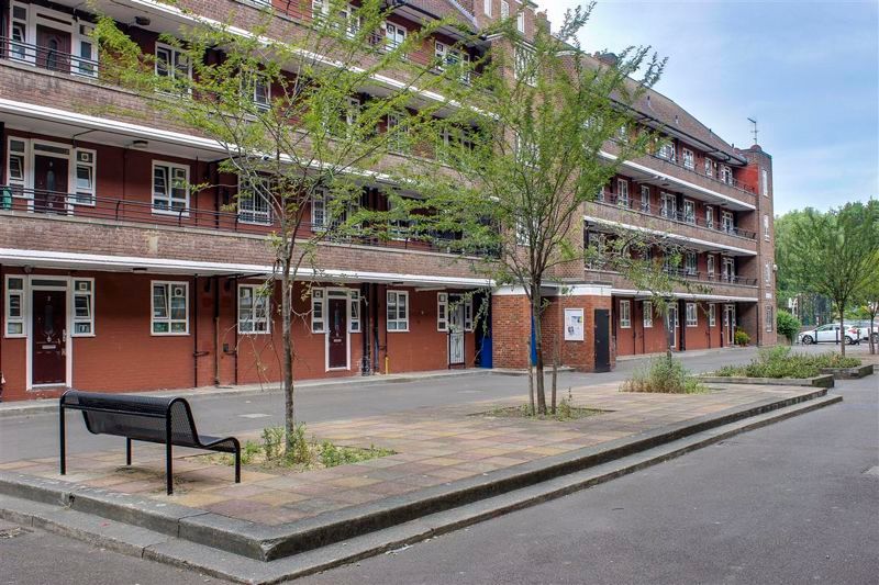 2 bed flat for sale in Carey House, Brooke Road, London E5, £299,950