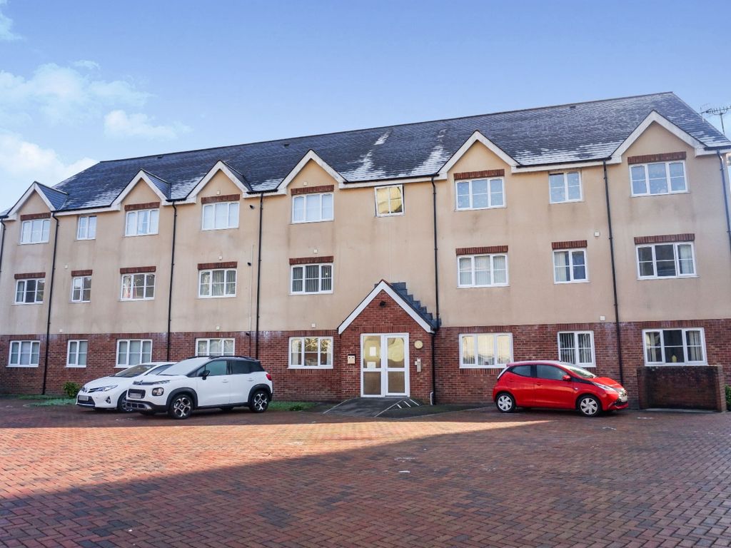 1 bed flat for sale in Station Road, Abercynon, Mountain Ash CF45, £90,000