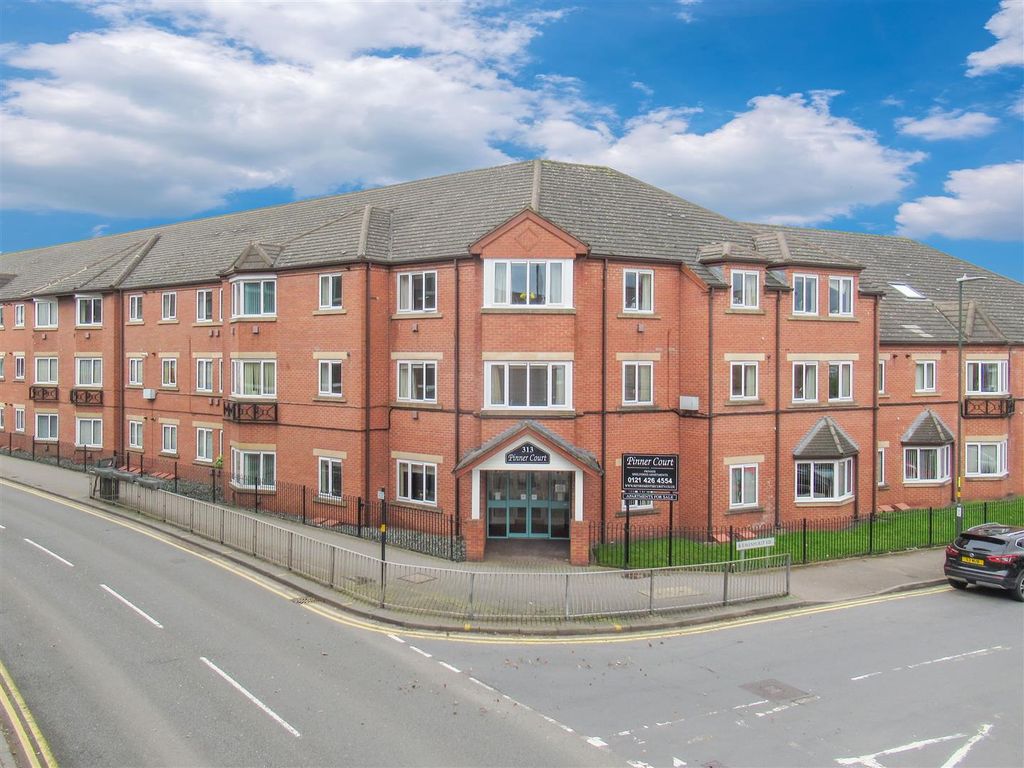 2 bed flat for sale in High Street, Harborne, Birmingham B17, £80,000