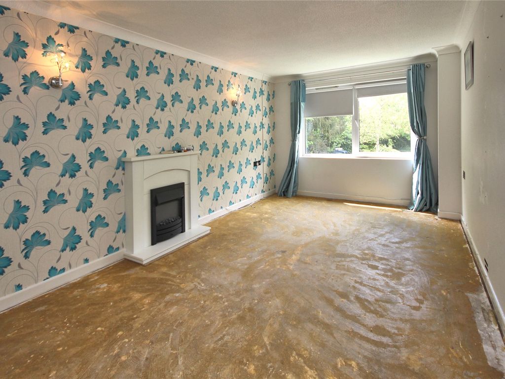 1 bed flat for sale in Mount Hermon Road, Woking, Surrey GU22, £69,950