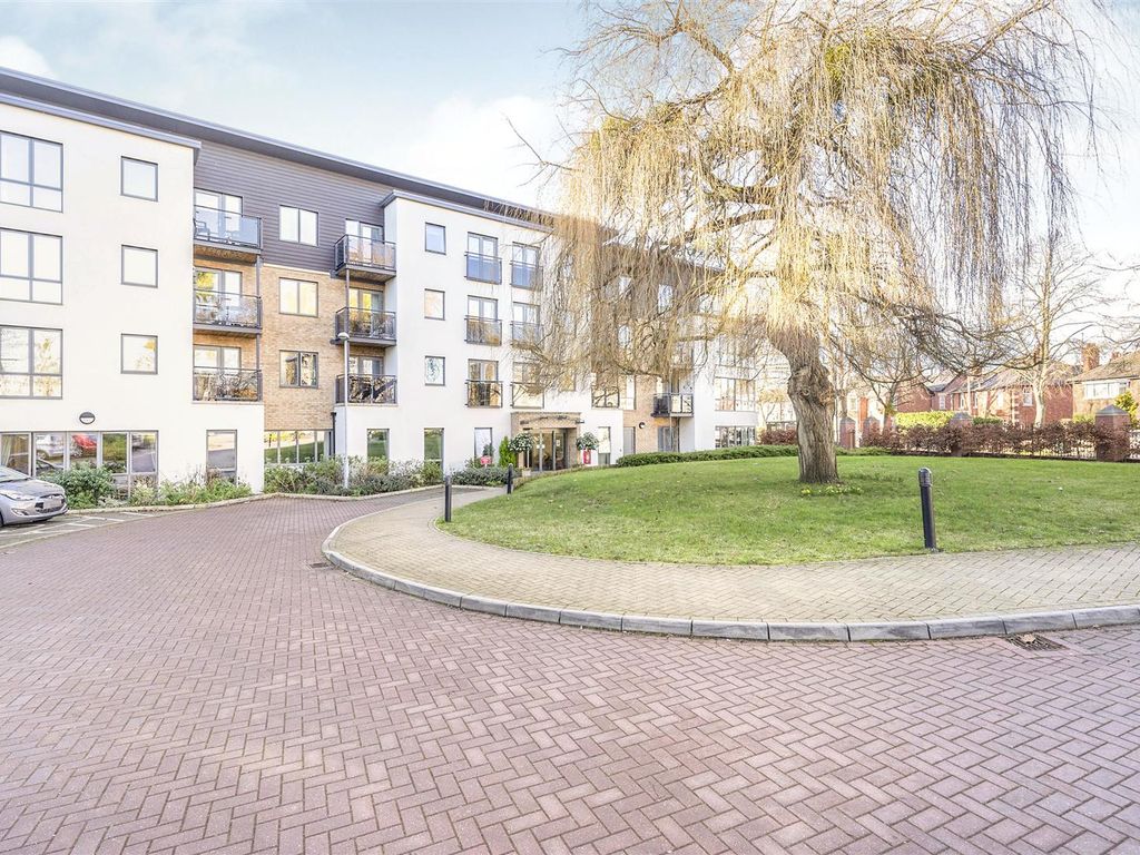 2 bed flat for sale in Jenner Court, St. Georges Road, Cheltenham GL50, £155,000