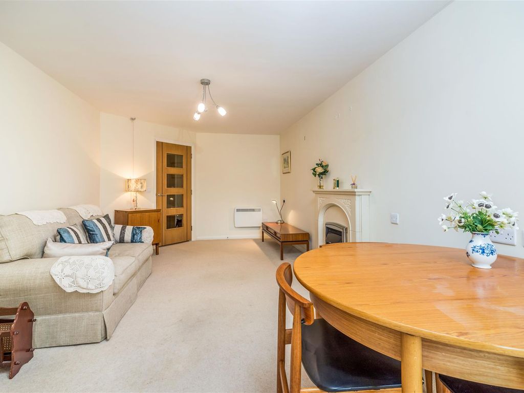 1 bed flat for sale in Malpas Court, Malpas Road, Northallerton DL7, £127,000