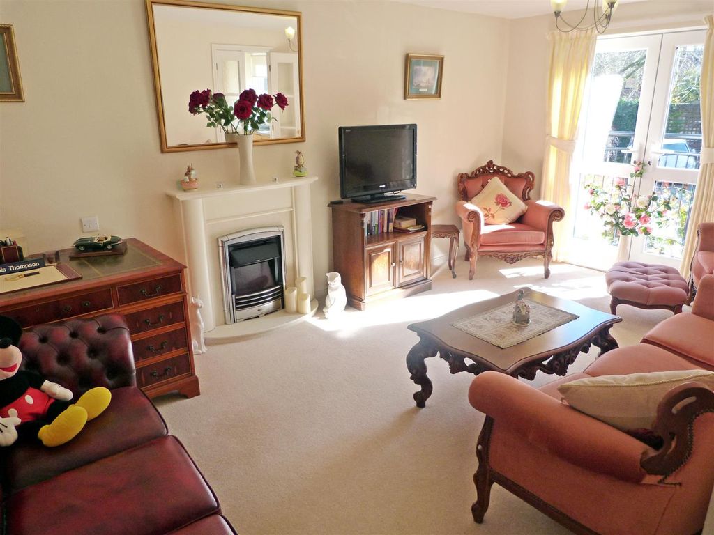 1 bed flat for sale in Beatty Court, Holland Walk, Nantwich CW5, £120,000