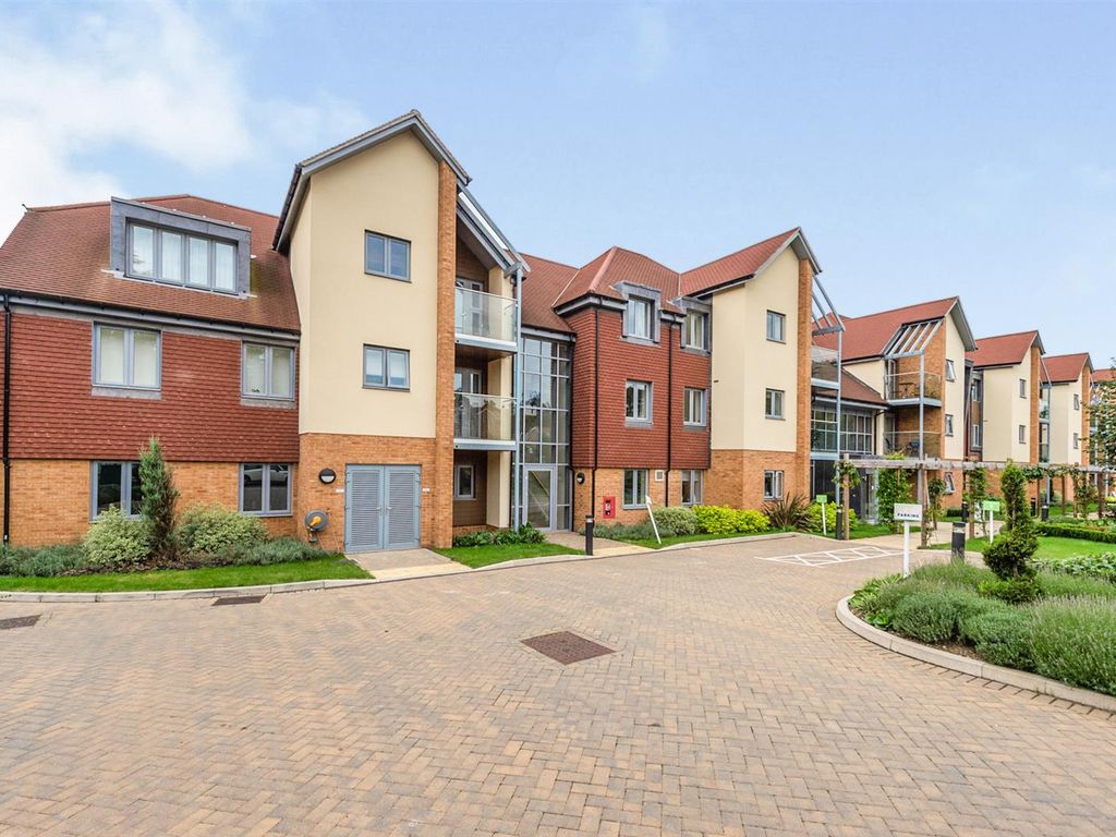 1 bed flat for sale in Eleanor House, 232 London Road, St Albans, Hertfordshire AL1, £249,000