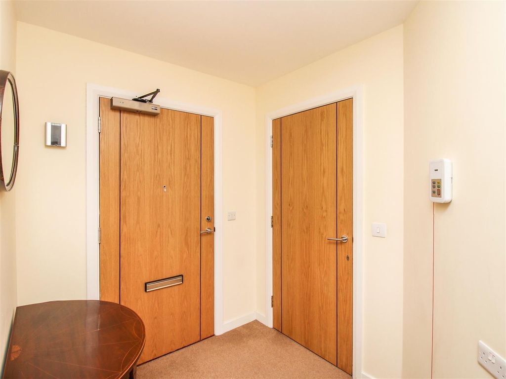 1 bed flat for sale in Lyle Court, 25 Barnton Grove, Barnton, Edinburgh EH4, £233,000