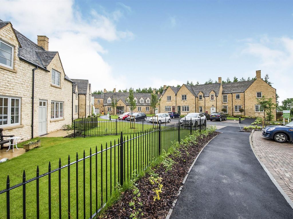 1 bed flat for sale in Hawkesbury Place, Fosseway, Stow On The Wold GL54, £250,000