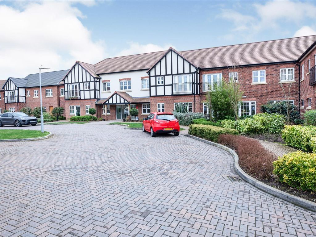2 bed flat for sale in Ravenshaw Court, Four Ashes Road, Bentley Heath, Solihull B93, £280,000