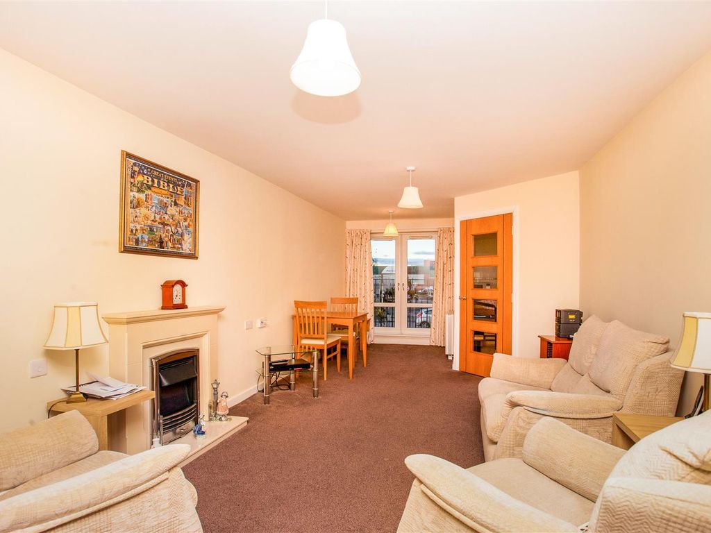 1 bed flat for sale in Hilltree Court, 96 Fenwick Road, Giffnock G46, £155,000