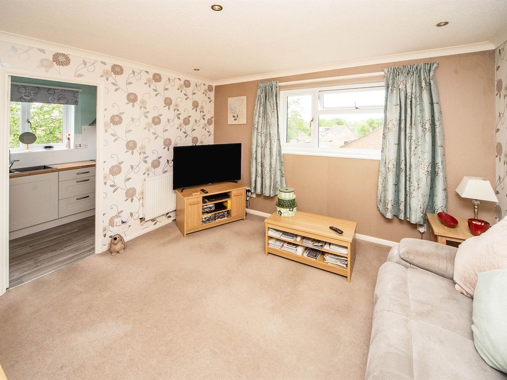 1 bed flat for sale in Cavalier Way, Yeovil BA21, £125,000