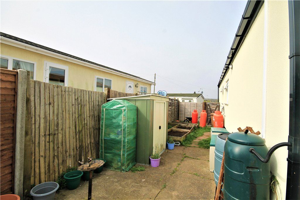 1 bed bungalow for sale in Chapel Farm Mobile Home Park, Guildford Road, Normandy, Guildford GU3, £90,000