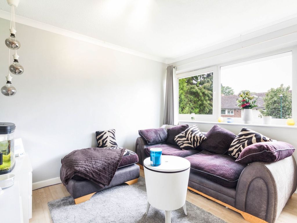1 bed flat for sale in Stanley Road, Sutton SM2, £240,000