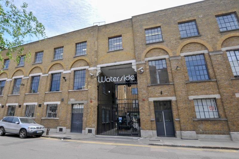 Office for sale in Level Unit 11, Waterside, 44-48, Wharf Road, London N1, £525,000