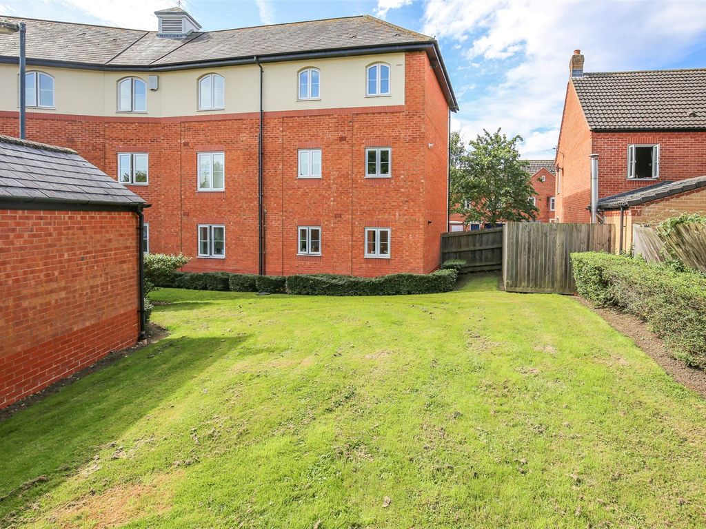 2 bed flat for sale in Blandamour Way, Bristol BS10, £220,000