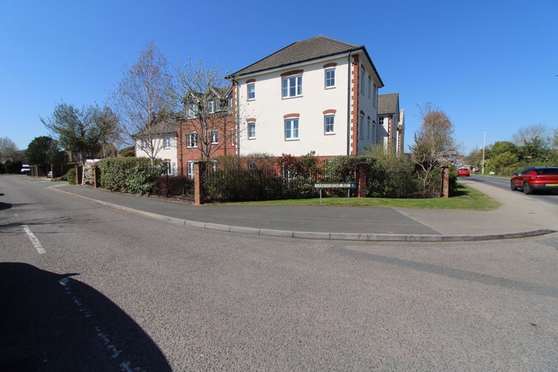1 bed property for sale in Penn Road, Hazlemere, High Wycombe HP15, £200,000