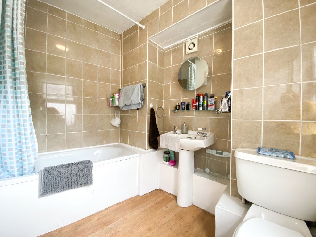 1 bed flat for sale in Trefechan, Aberystwyth SY23, £135,000