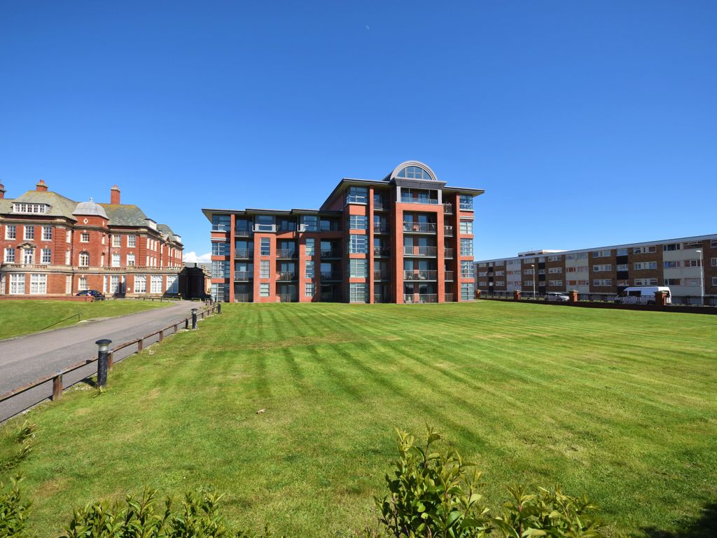 1 bed flat for sale in Queens Promenade, Blackpool FY2, £110,000