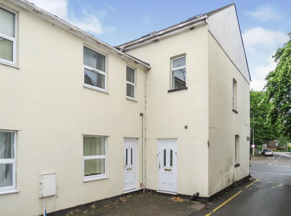 1 bed flat for sale in High Street, South Dunstable LU6, £105,000