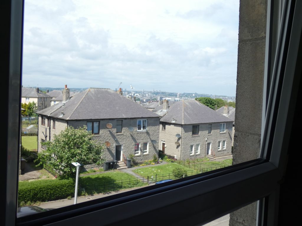 2 bed flat for sale in Mansefield Road, Aberdeen AB11, £67,000