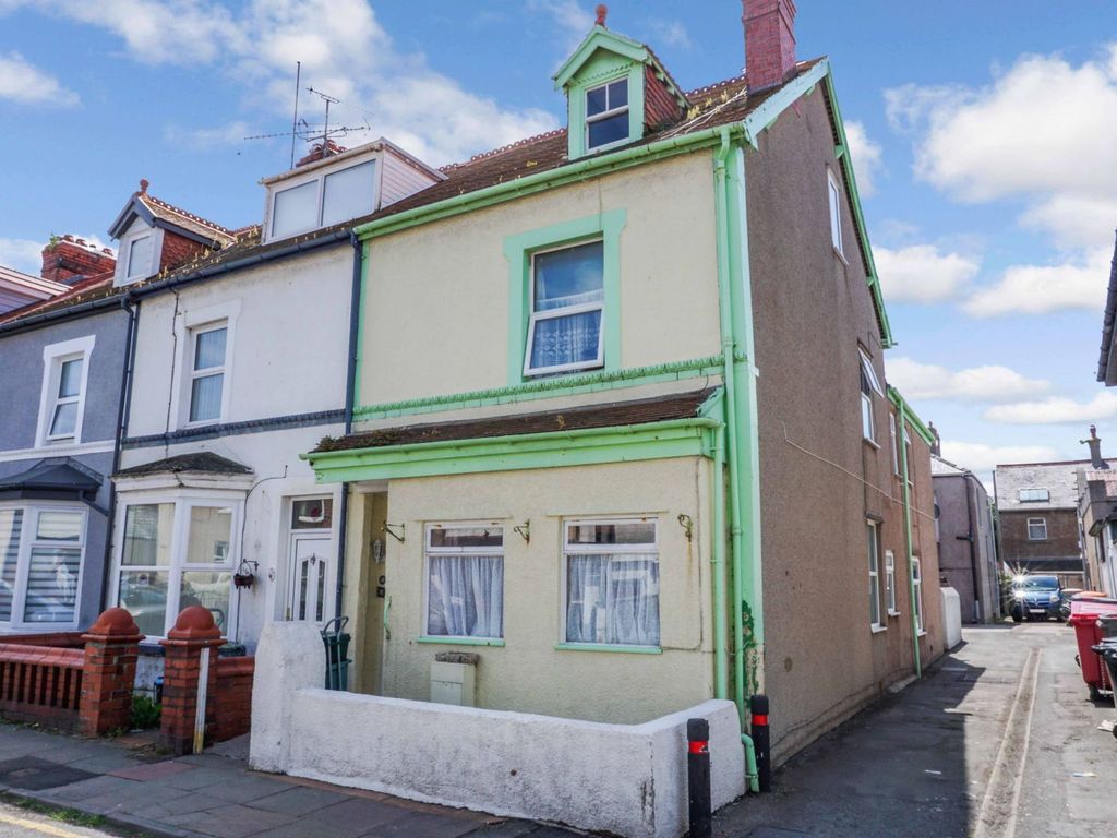 5 bed end terrace house for sale in Victoria Street, Llandudno LL30, £170,000