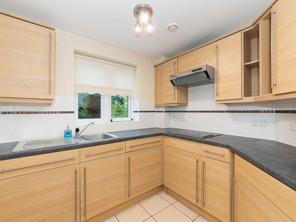 1 bed flat for sale in Goodes Court, Royston SG8, £160,000