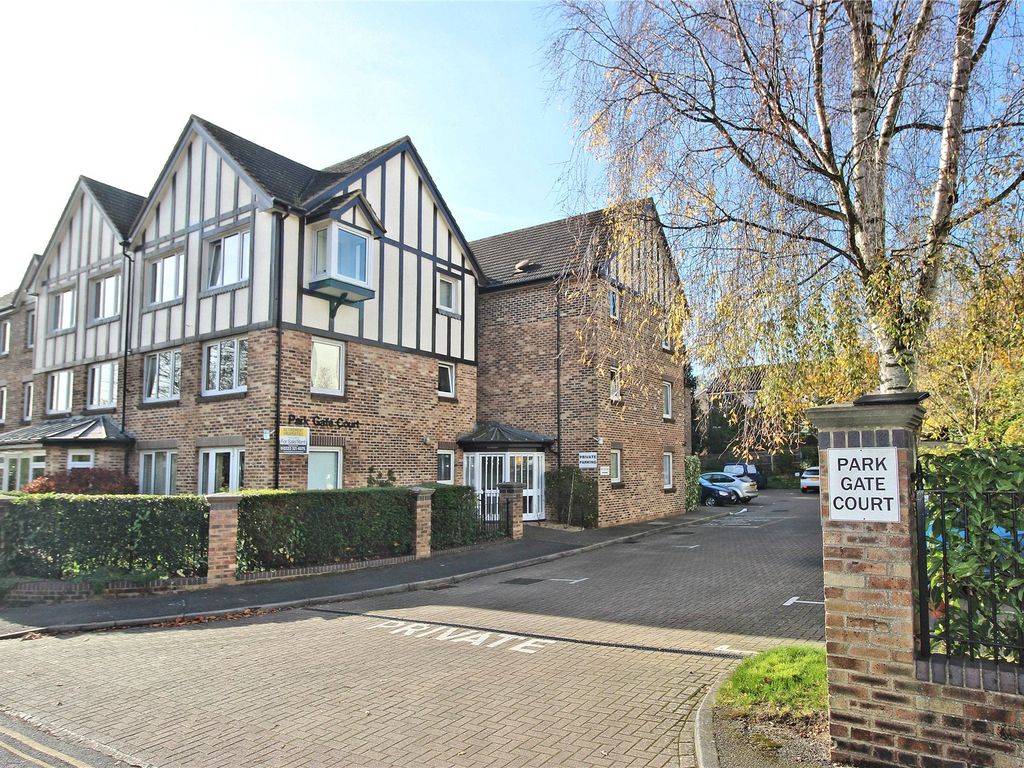 1 bed flat for sale in Constitution Hill, Woking, Surrey GU22, £70,000