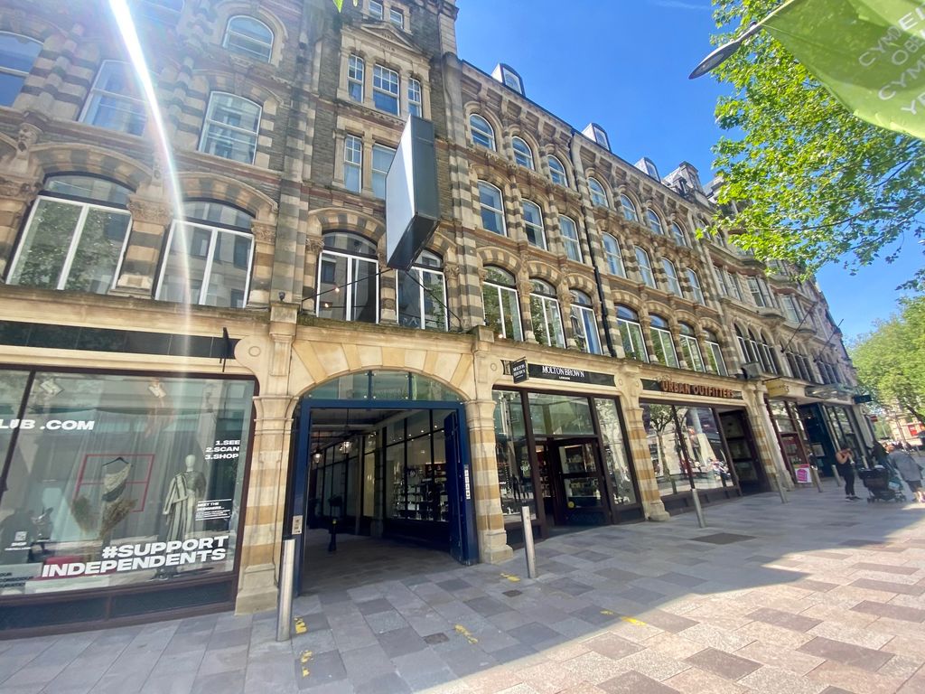 1 bed flat for sale in Barry Lane, City Centre, Cardiff CF10, £165,000