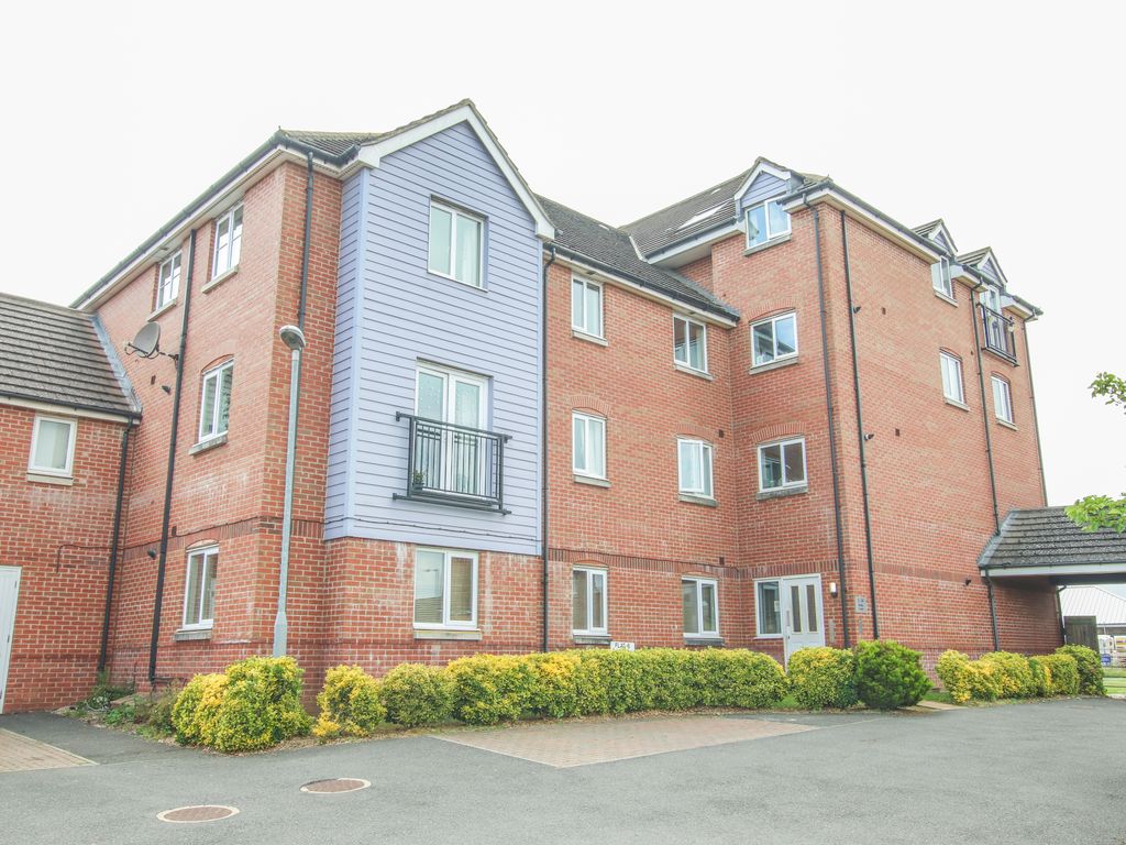 2 bed flat for sale in Robin Close, Costessey, Norwich NR8, £150,000