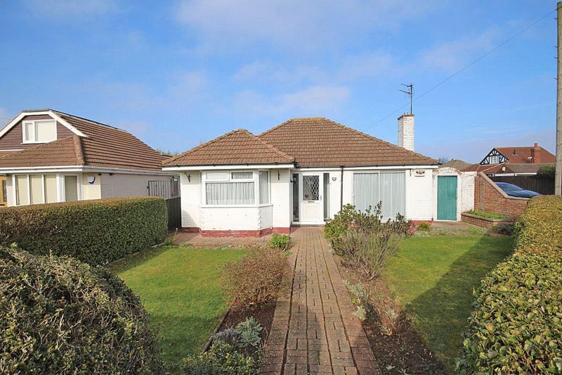 3 bed detached bungalow for sale in Midfield Road, Humberston, Grimsby DN36, £195,000