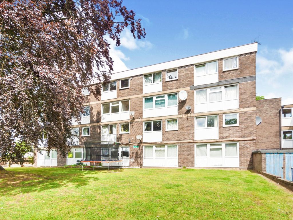 1 bed flat for sale in 17 Worcester Road, Sutton SM2, £275,000