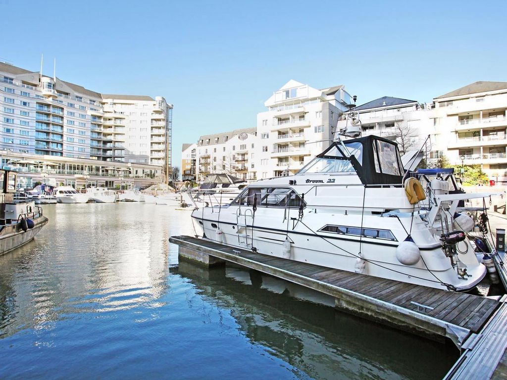 2 bed houseboat for sale in Chelsea Harbour, Chelsea SW10, £105,000