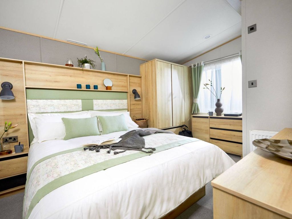 2 bed mobile/park home for sale in Belford NE70, £89,950