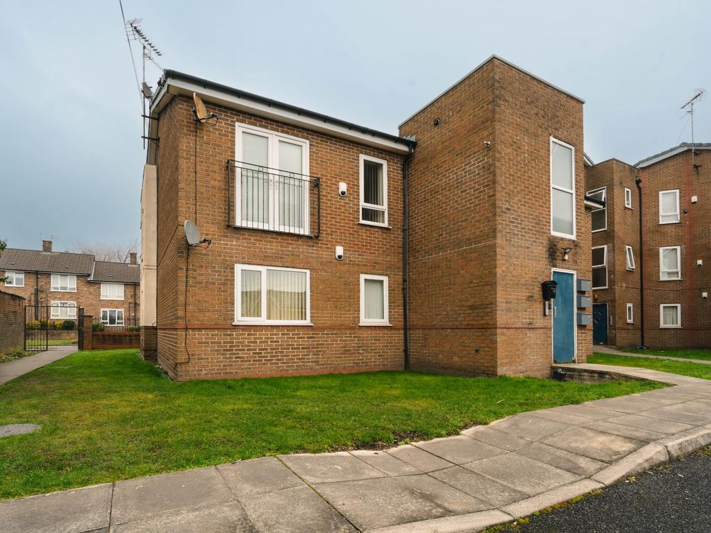 2 bed flat for sale in Britonside Avenue, Kirkby, Liverpool L32, £55,000