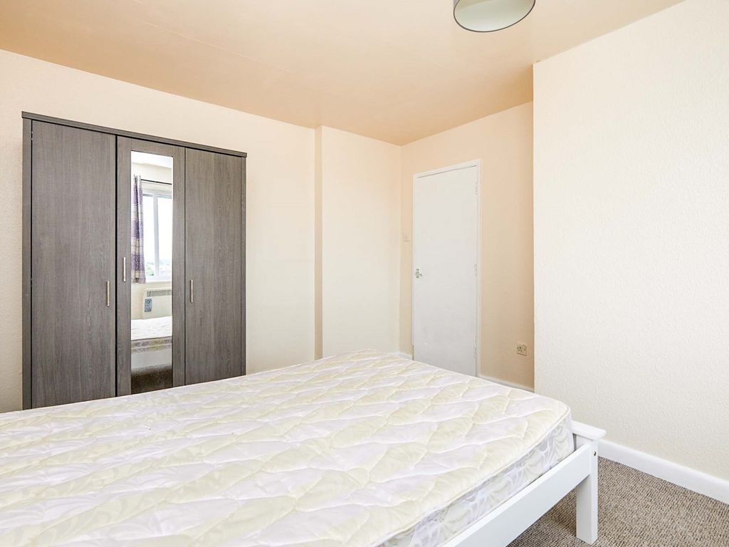 1 bed flat for sale in Wilkins Drive, Allenton, Derby DE24, £40,000