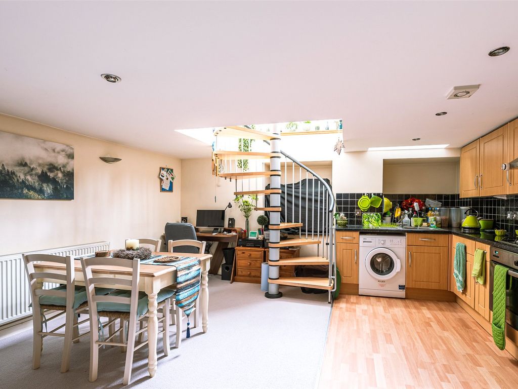 2 bed flat for sale in Church Street, Boston Spa LS23, £205,000