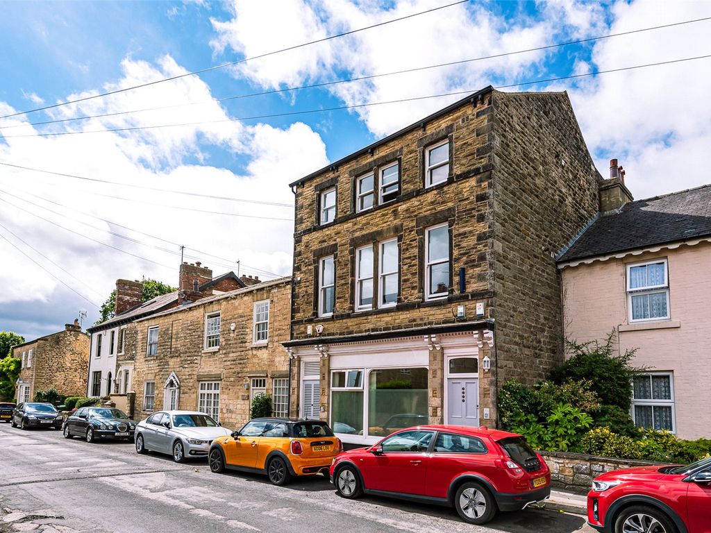 2 bed flat for sale in Church Street, Boston Spa LS23, £205,000
