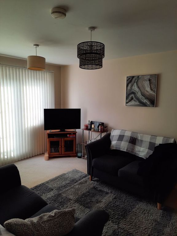 2 bed flat for sale in Collingtree Court, Solihull B92, £160,000