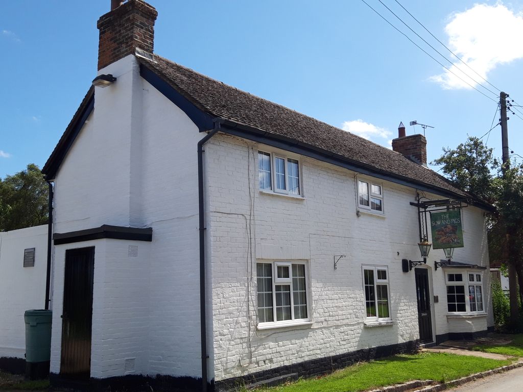 Pub/bar for sale in Poundon, Bicester OX27, £450,000