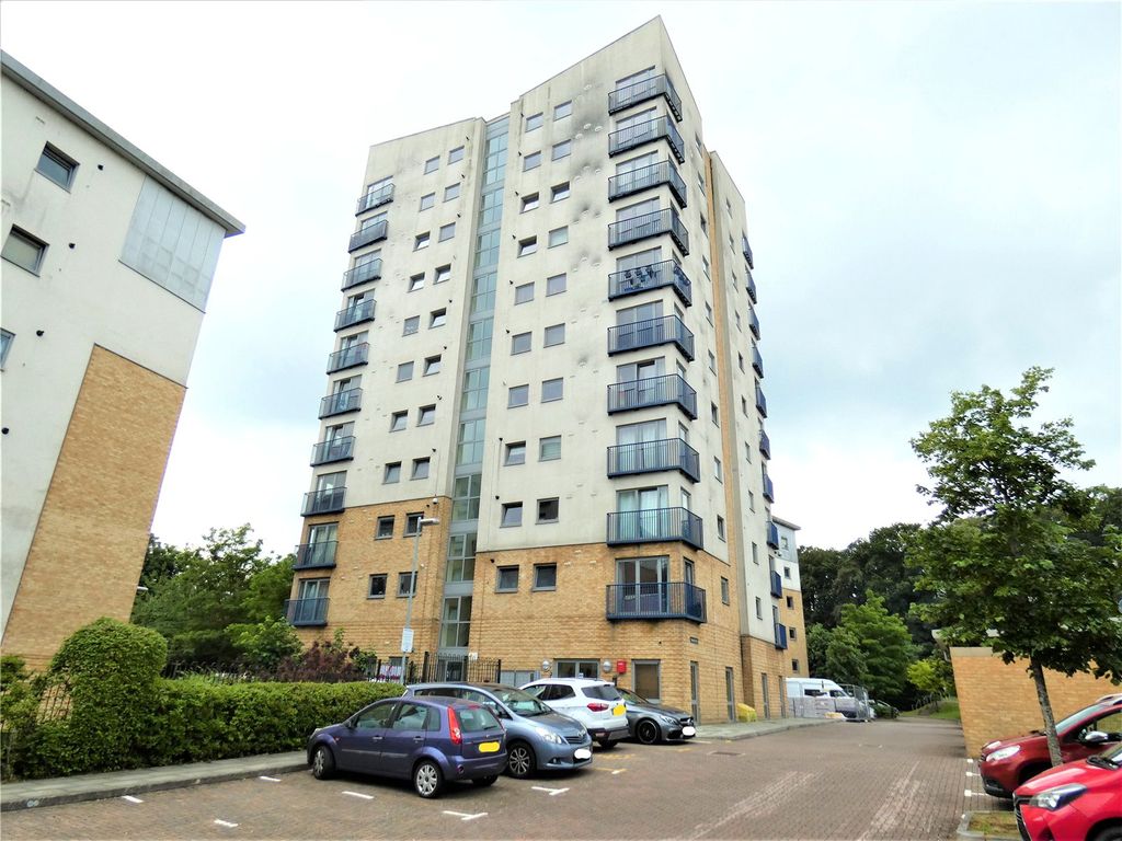 1 bed flat for sale in Priestley Road, Basingstoke RG24, £116,000