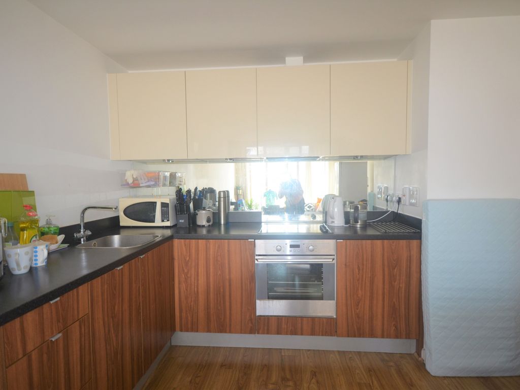 1 bed flat for sale in Cutmore, Ropeworks IG11, £215,000