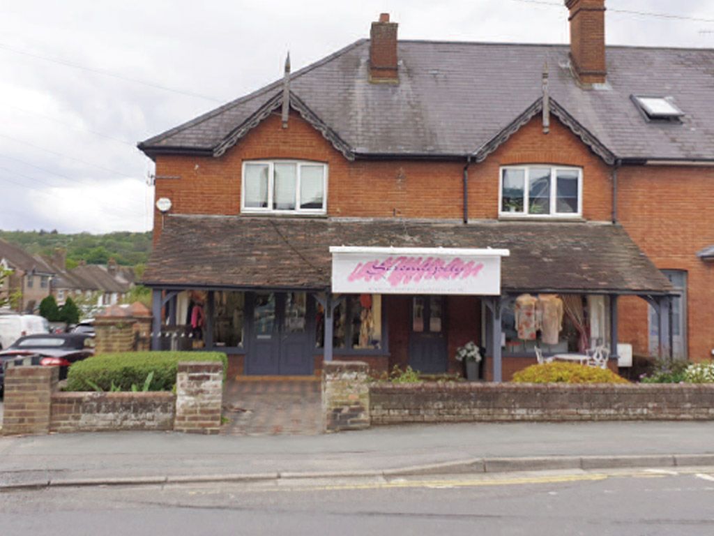 Retail premises for sale in New Road, Chilworth Surrey GU4, £175,000