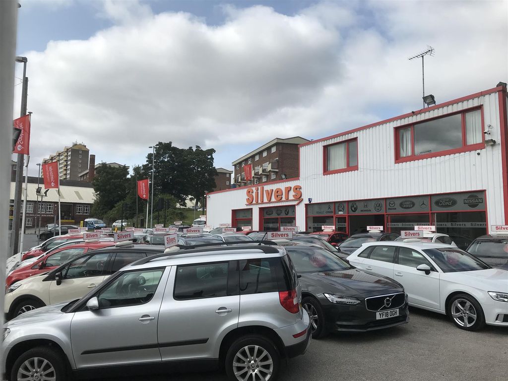 Parking/garage for sale in Vehicle Sales And Hire WF8, West Yorkshire, £149,950