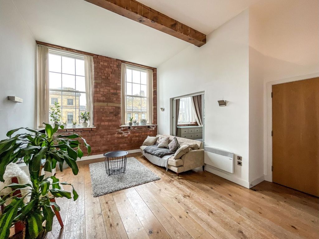 1 bed flat for sale in 11 Scoresby Street, Bradford BD1, £70,000