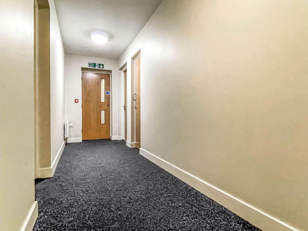 1 bed flat for sale in 11 Scoresby Street, Bradford BD1, £70,000