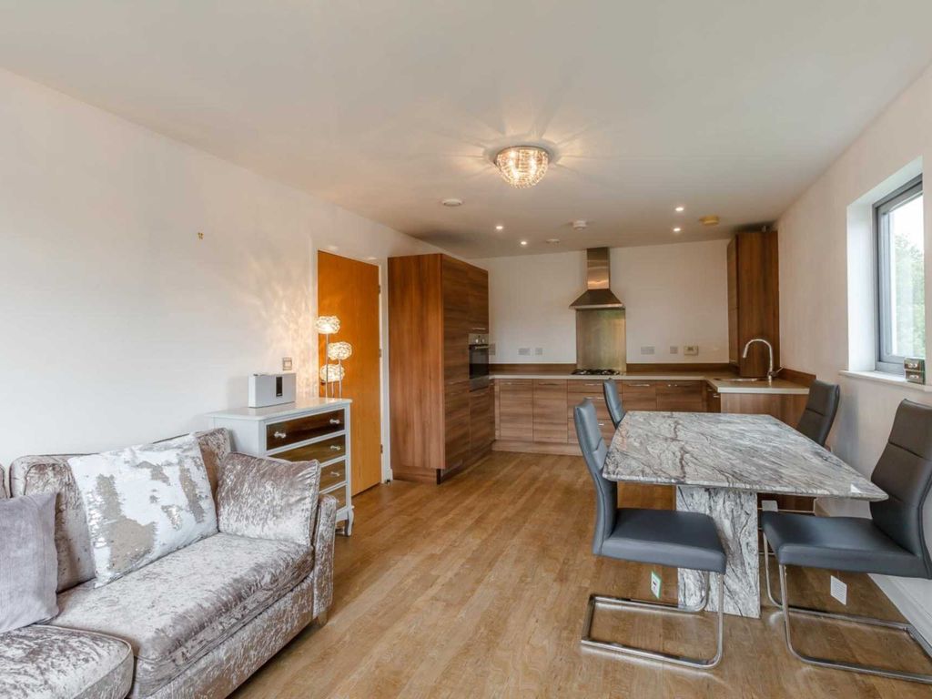 2 bed flat for sale in Adlington House, Rollason Way CM14, £290,000