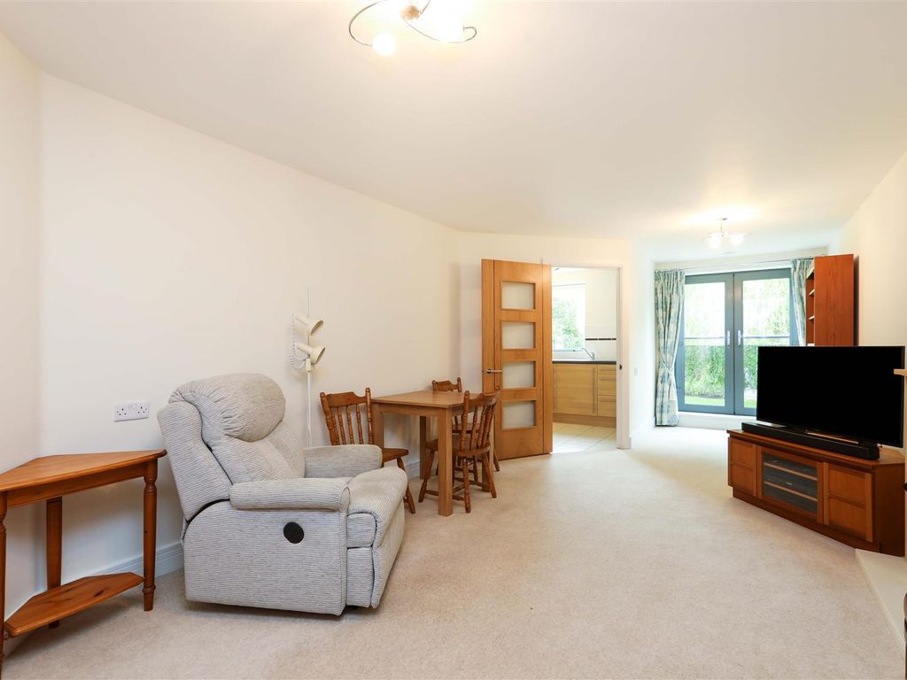 1 bed flat for sale in Jenner Court, St. Georges Road, Cheltenham GL50, £89,950