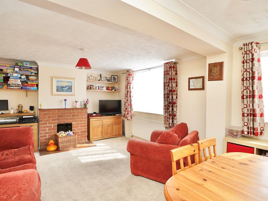 3 bed end terrace house for sale in Church Lane, Riseley, Bedford MK44, £295,000