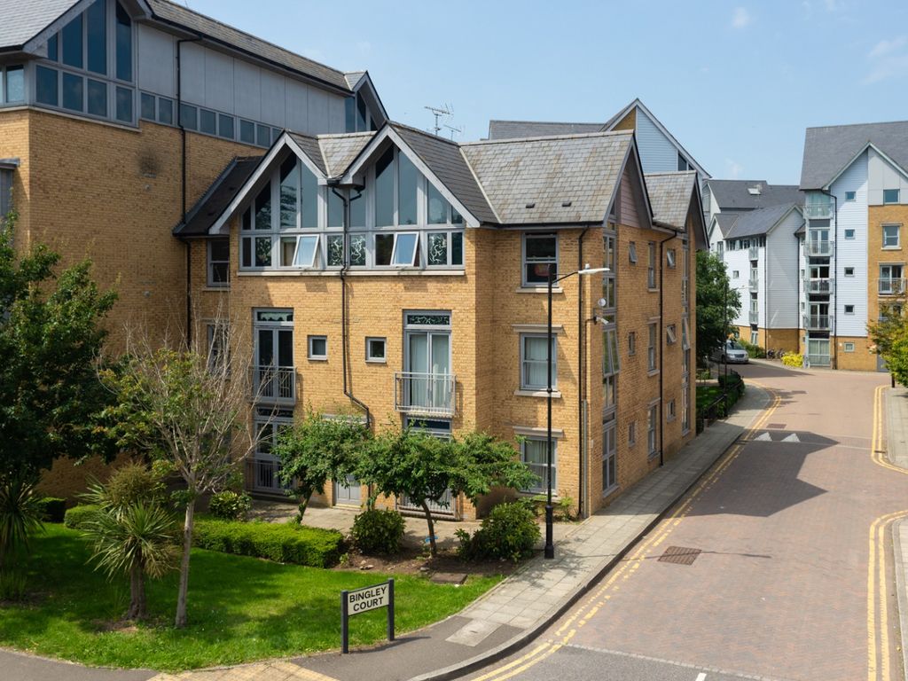 2 bed flat for sale in Bingley Court, Canterbury CT1, £220,000